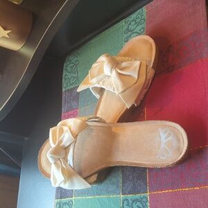 Fergalicious Mallory slide sandals cream knot detail bow Women's 7 M NEW NWOB